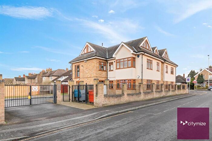 2 Bedroom Flat For Sale In Mawney Road, Romford, RM7