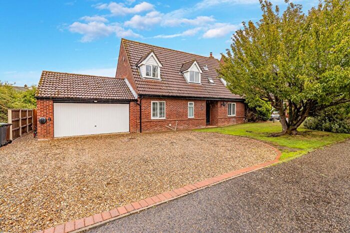 4 Bedroom Detached House For Sale In Greenfields Road, Dereham, Norfolk, NR20