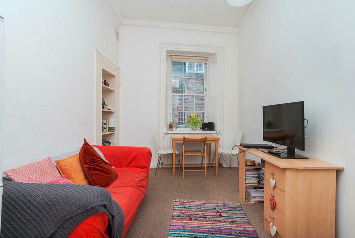 3 Bedroom Flat To Rent In East Crosscauseway Edinburgh United Kingdom, EH8