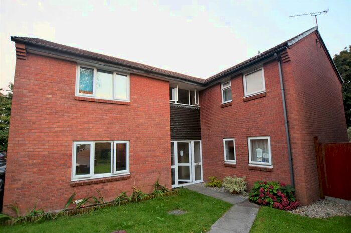 Studio To Rent In Allington Close, Taunton TA1