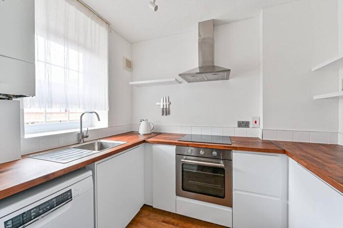 2 Bedroom Flat To Rent In Tufnell Park Road, , Tufnell Park, London, N7