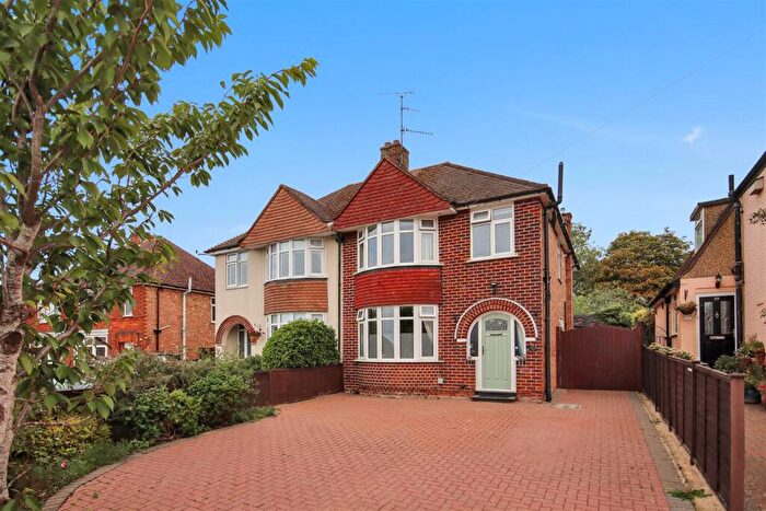 3 Bedroom Semi-Detached House For Sale In , Hall Avenue, Rushden, NN10