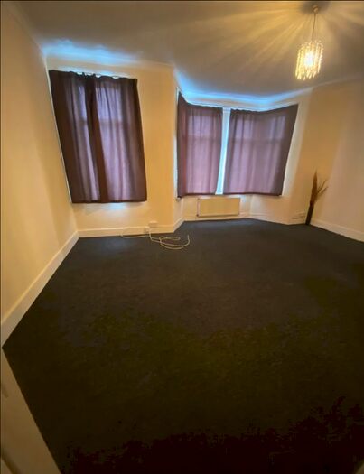 2 Bedroom Flat To Rent In Belmont Road, Ilford, IG1