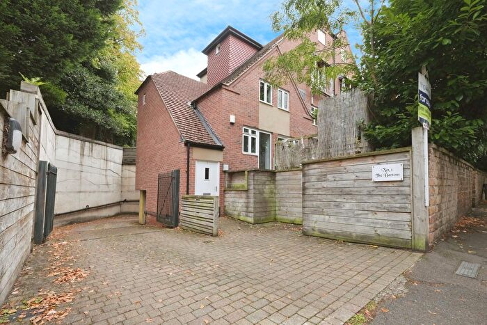 3 Bedroom Maisonette To Rent In Harrington Drive, Nottingham, NG7