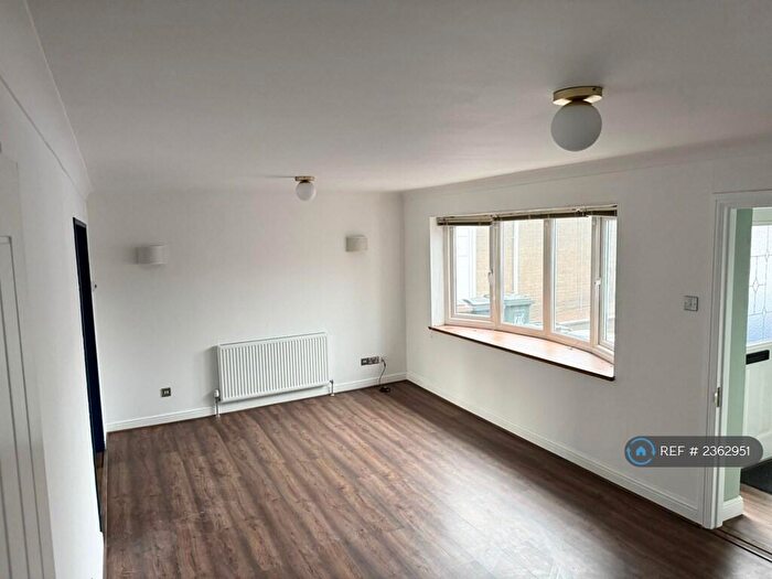 3 Bedroom End Of Terrace House To Rent In Bolam Road, Newcastle Upon Tyne, NE12