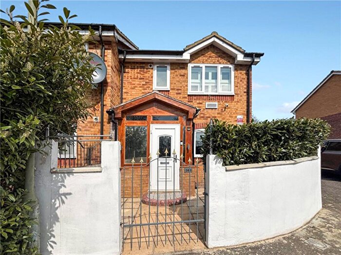 2 Bedroom End Of Terrace House For Sale In Star Lane, St Mary Cray, Kent, BR5