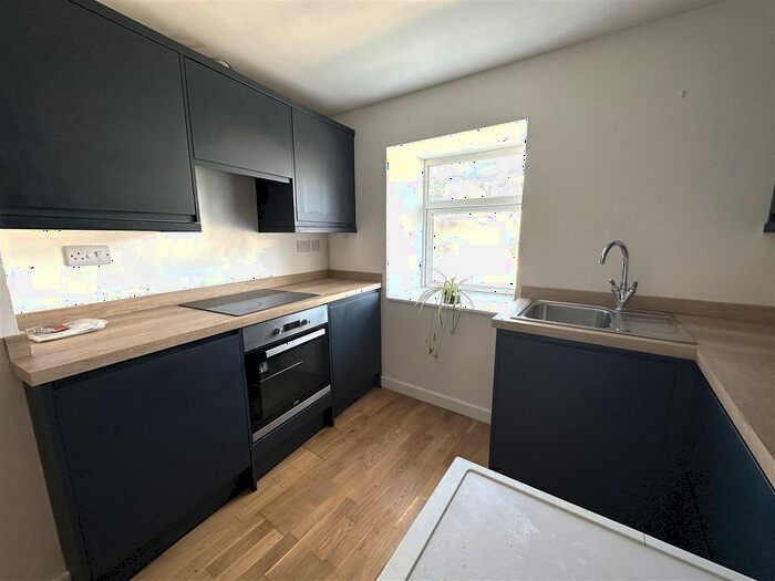 2 Bedroom Maisonette To Rent In Fore Street, Brixham, TQ5