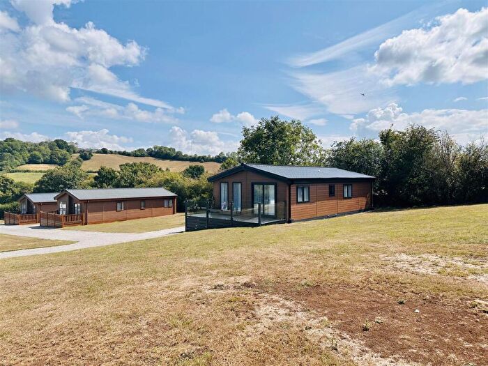 2 Bedroom Park Home For Sale In Easton Hill, Easton, Wells, BA5