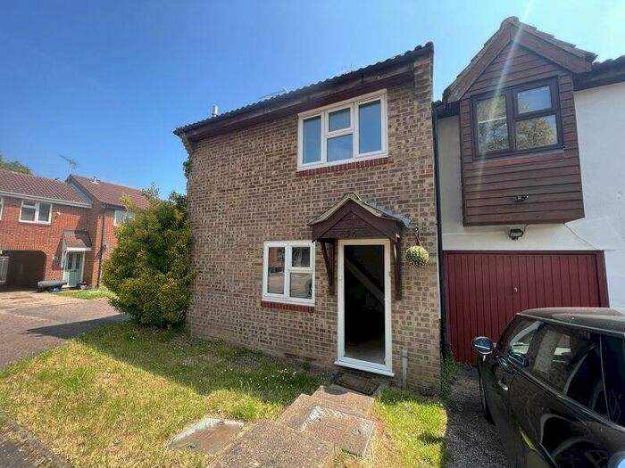 1 Bedroom End Of Terrace House To Rent In The Bentleys, Southend-On-Sea, SS2