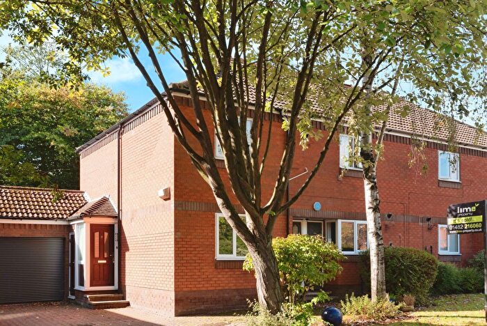 2 Bedroom Flat For Sale In Ella Park, Anlaby, Hull, HU10