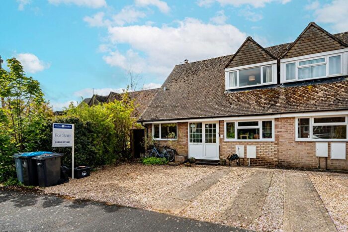 3 Bedroom Semi Detached House For Sale In Vanbrugh Close, Woodstock, OX20