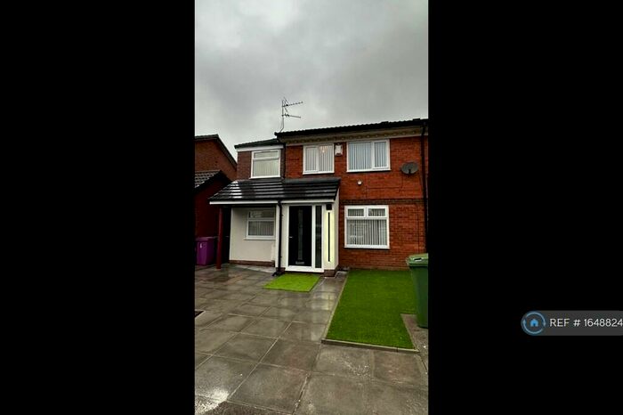 4 Bedroom Semi-Detached House To Rent In Meadowbank Close, Liverpool, L12