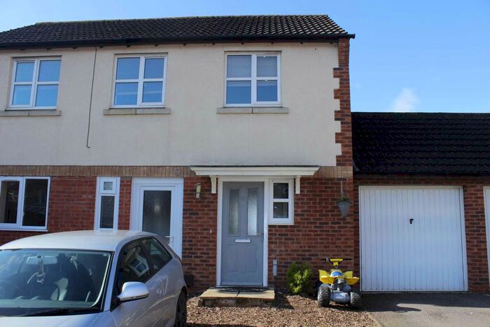 2 Bedroom Flat To Rent In Sockburn Close, Leicester, LE5