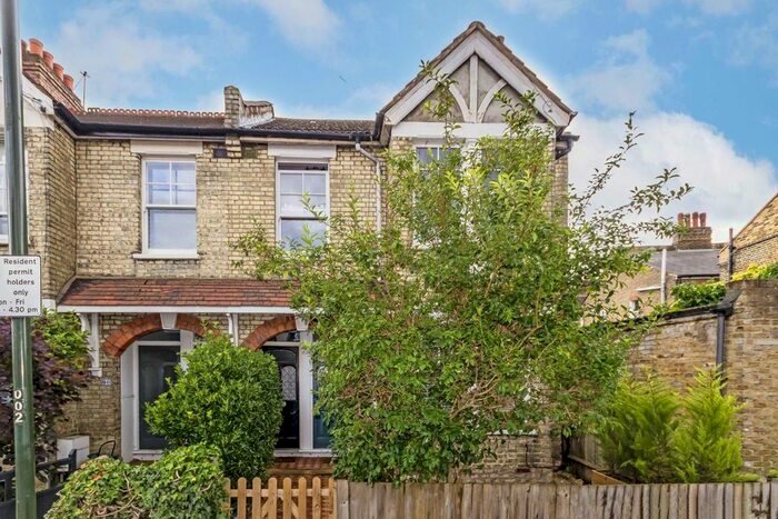 2 Bedroom Flat To Rent In Kenley Road, St Margarets, Twickenham, TW1