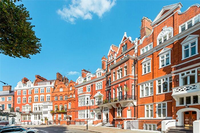 2 Bedroom Flat To Rent In Lennox Gardens, Knightsbridge, SW1X