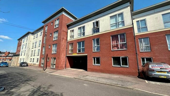 1 Bedroom Flat To Rent In St Crispins Court, Stockwell Gate, Mansfield, NG18