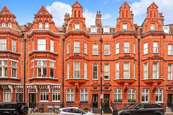 2 Bedroom Flat To Rent In Draycott Place, London, SW3
