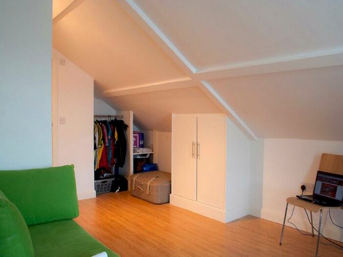 1 Bedroom Apartment To Rent In Bath Street, Huddersfield, HD1