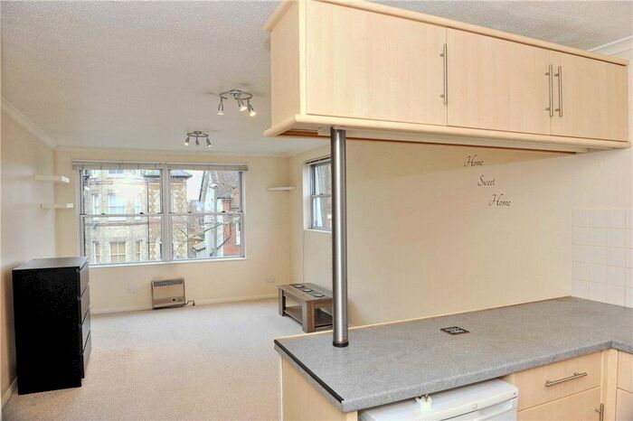1 Bedroom Flat To Rent In Chevremont, Jenner Road, Guildford, Surrey, GU1