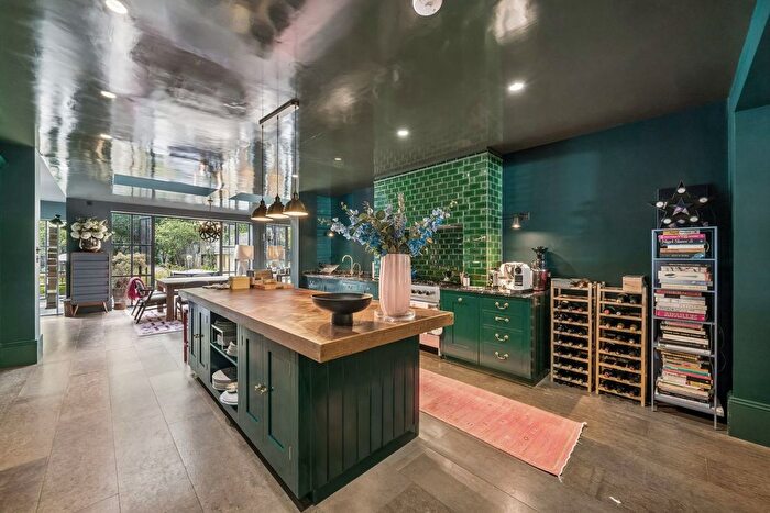6 Bedroom Semi-Detached House For Sale In Hammersmith Grove, Brackenbury Village, Hammersmith, W6