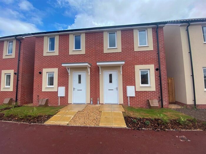 2 Bedroom Property To Rent In Kings Drive -, Bridgwater, Somerset, TA6