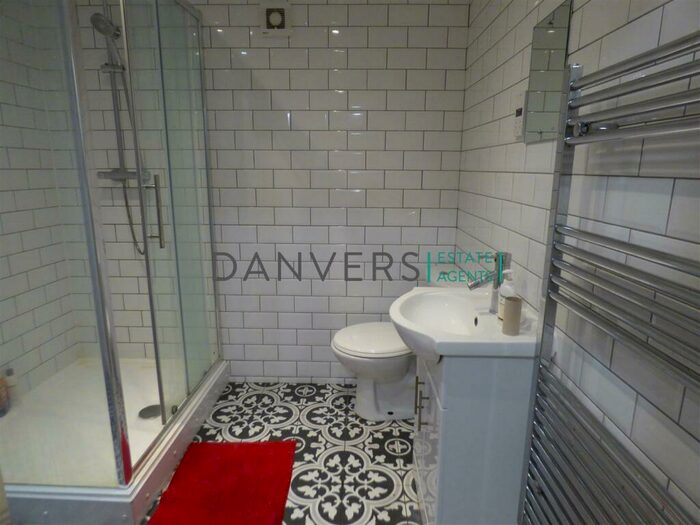 4 Bedroom Detached House To Rent In Westcotes Drive, LE3