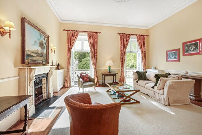 2 Bedroom Flat For Sale In Warwick Square, Westminster, SW1V