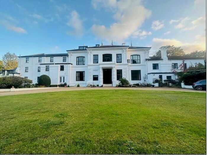 3 Bedroom Flat To Rent In Wokingham Road, Crowthorne, RG45