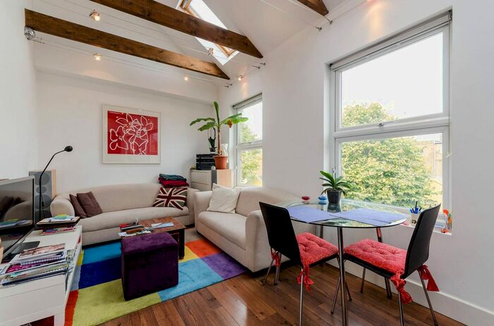 2 Bedroom Flat To Rent In Bramber Road, Barons Court, London, W14