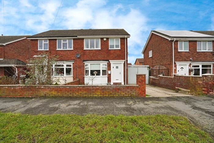 3 Bedroom Semi-Detached House For Sale In Ferndown Drive, Immingham, DN40