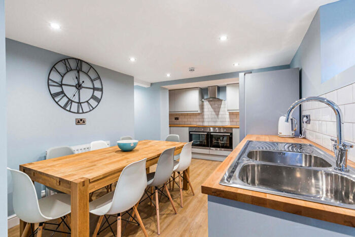 8 Bedroom House To Rent In St Michaels Villas, Leeds, LS6