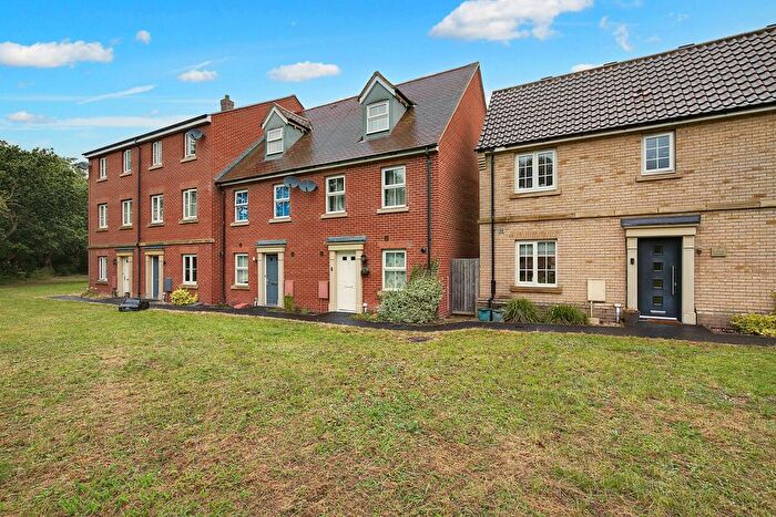 3 Bedroom Terraced House To Rent In Cater Walk, Colchester, Essex, CO4