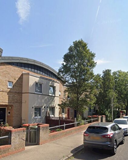 2 Bedroom Flat To Rent In Shamrock Court, Hampton Road, London, E7