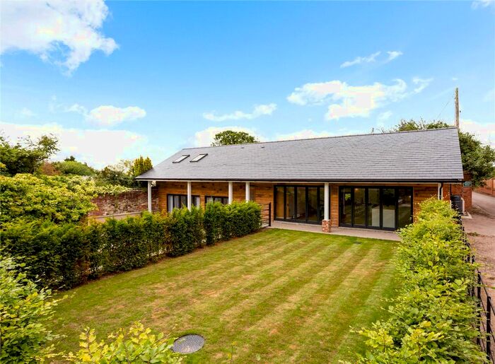 3 Bedroom Detached House For Sale In East Worldham, Alton, Hampshire, GU34