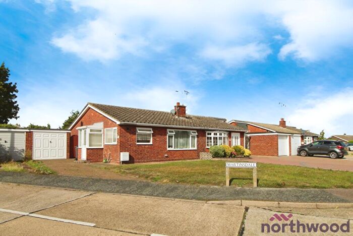 2 Bedroom Bungalow For Sale In Martinsdale, Clacton-On-Sea, CO15