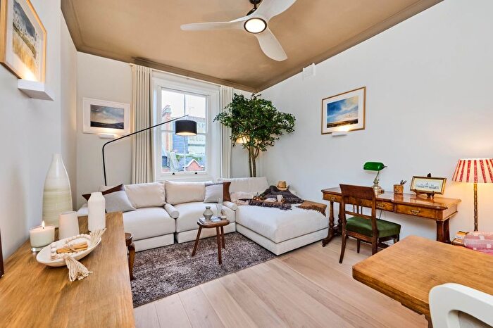 1 Bedroom Flat To Rent In Courtfield Gardens, London, SW5