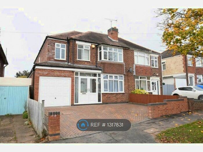 4 Bedroom Semi-Detached House To Rent In Braemar Road, Leamington Spa, CV32