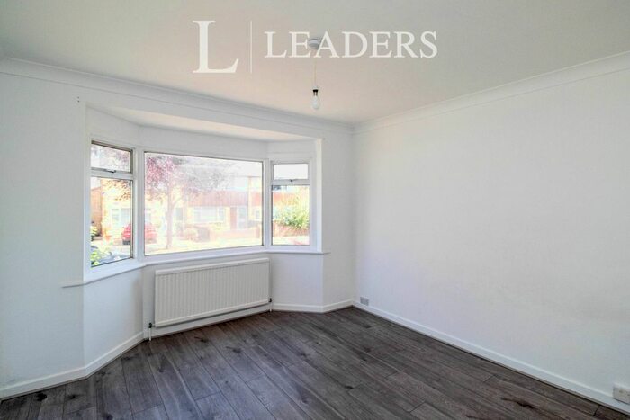 3 Bedroom Semi-Detached House To Rent In Grove Hill, Eastwood, Leigh-On-Sea, SS9