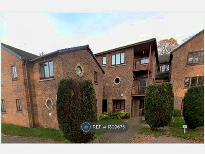 2 Bedroom Flat To Rent In Heathfield, Wirral CH62