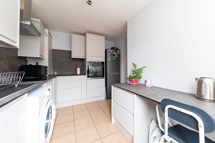 2 Bedroom Bungalow For Sale In Vicarage Close, Arlesey, Beds, SG15