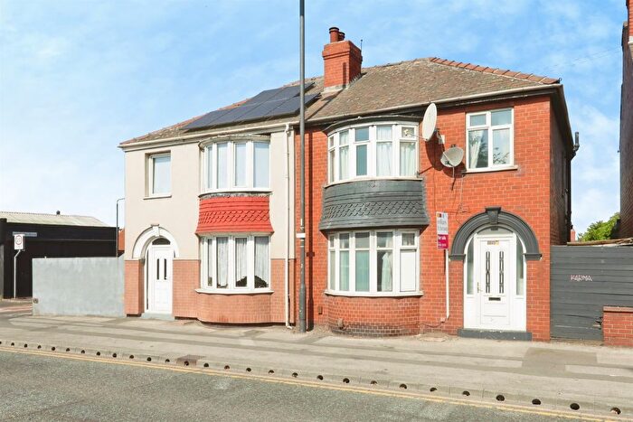3 Bedroom Semi-detached House For Sale In Balby Road, Balby, Doncaster, DN4
