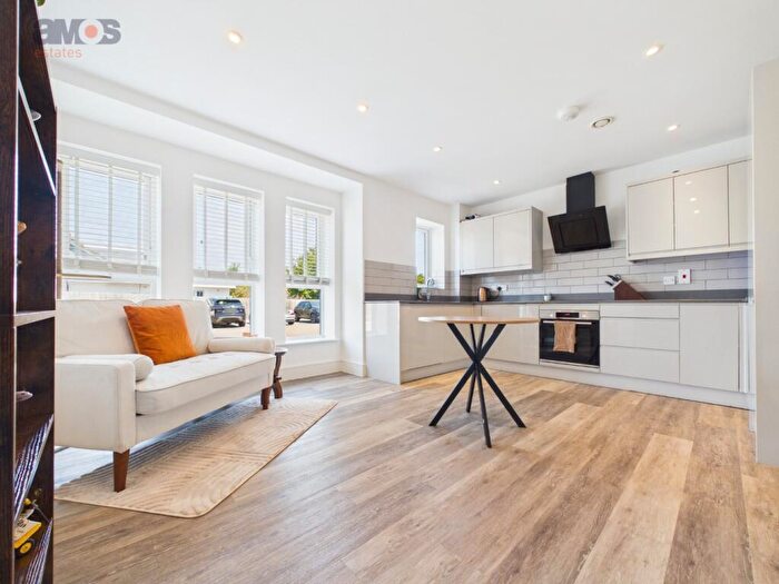 1 Bedroom Flat For Sale In Tower View, - London Road, Hadleigh, Essex, SS7