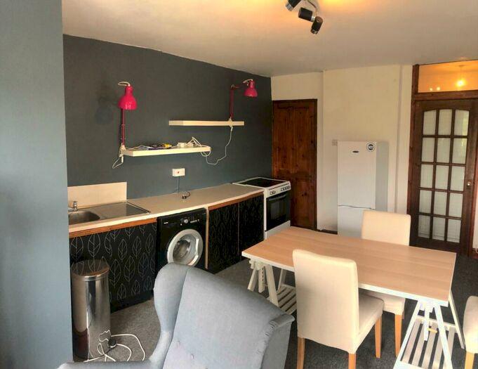 1 Bedroom House To Rent In Sketty Avenue, Sketty, Swansea, SA2