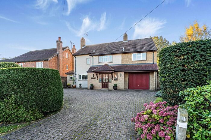 4 Bedroom Property For Sale In Hatching Green, Harpenden, AL5