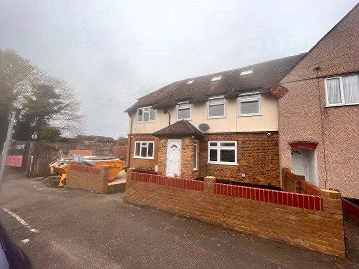 6 Bedroom Semi-Detached House To Rent In Cherry Tree Avenue, West Drayton, Greater London, UB7