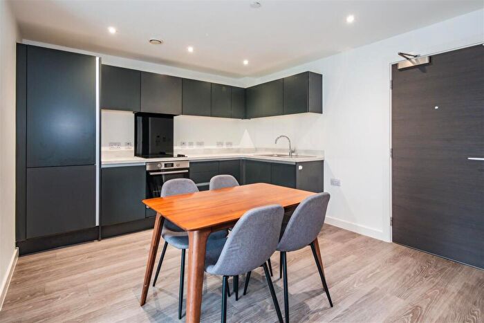 1 Bedroom Apartment To Rent In Woden Street, Salford, M5