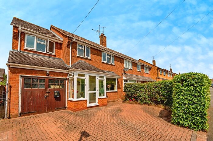4 Bedroom Semi-Detached House For Sale In Linksview Crescent, Worcester, WR5
