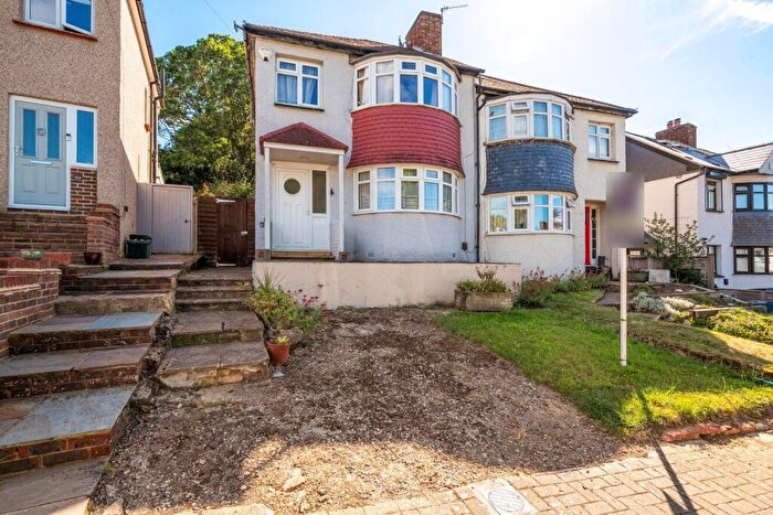 3 Bedroom Semi Detached House For Sale In Copthorne Avenue, Bromley, BR2