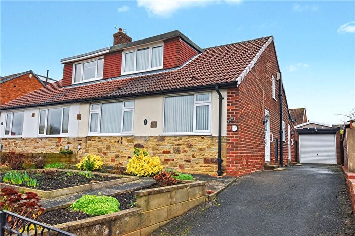 3 Bedroom Bungalow For Sale In Batley Road, Tingley, Wakefield, West Yorkshire, WF3