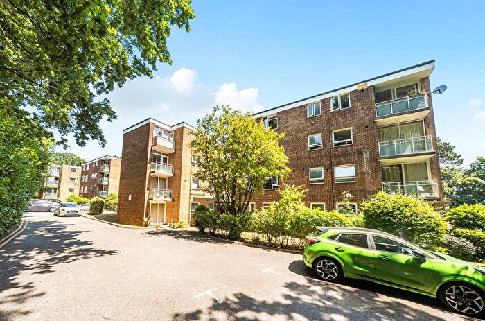 2 Bedroom Flat For Sale In Coxford Road, Lordswood, Southampton, Hampshire, SO16